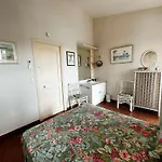 Maison De Pecheur A Port Avec Amarrage Et Wifi - Fr-1-868-19 * Grimaud