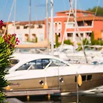 Maison De Pecheur A Port Avec Amarrage Et Wifi - Fr-1-868-19 *